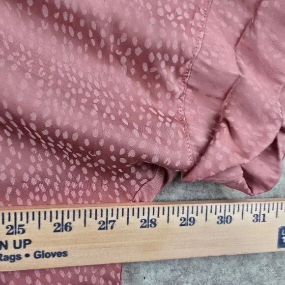 Lane Bryant Womens Plus Blouse Pink Size 26/28 Lightweight Textured Button Front - Picture 8 of 9